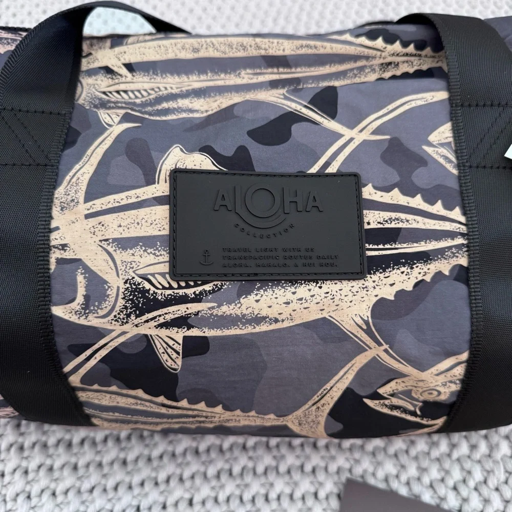 Aloha Collection• Super Special LTD Edition Keep It Light Sporty Duffle AHI CAMO